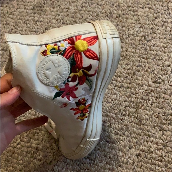 Converse - Picture 3 of 4